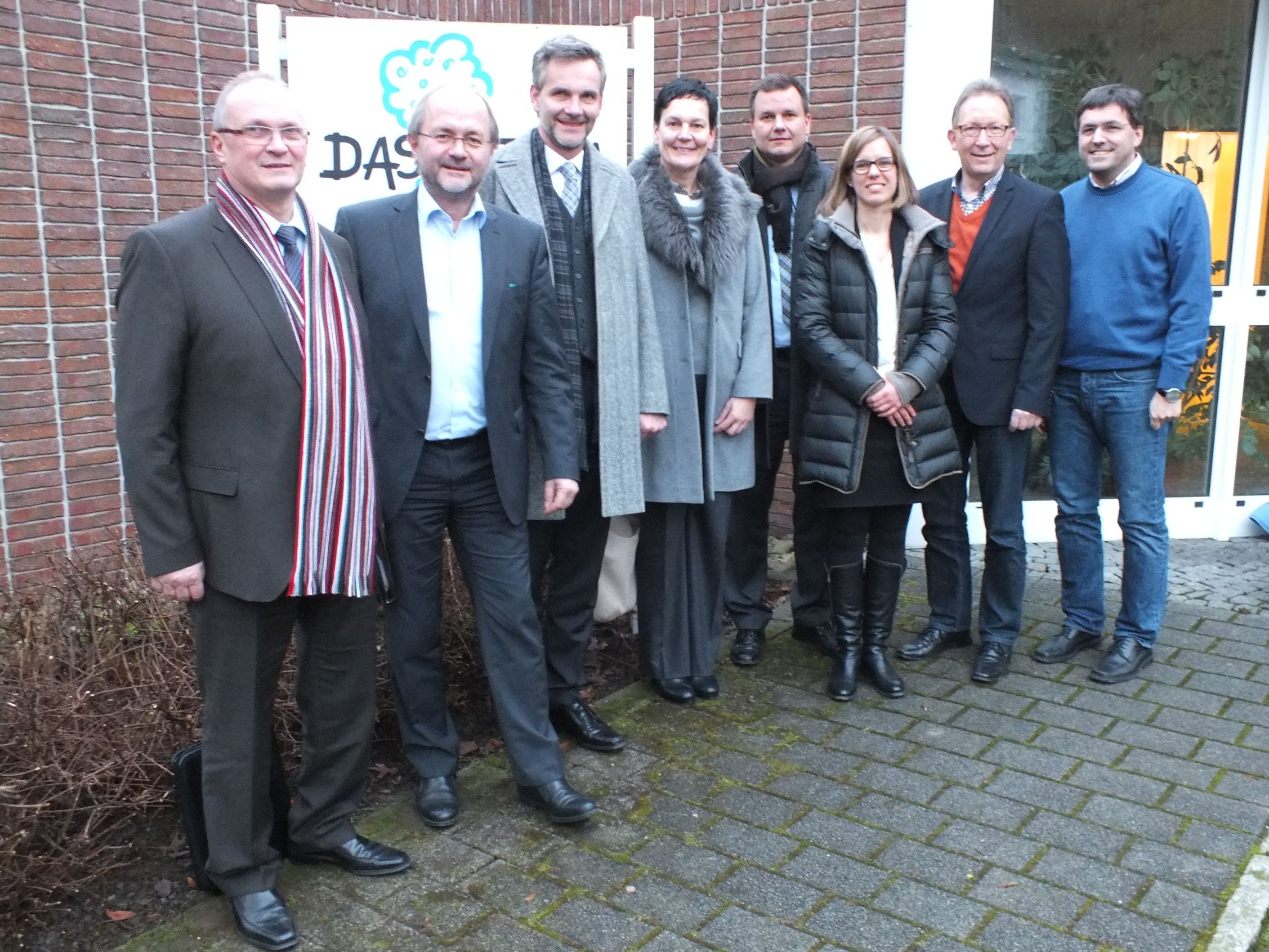 v.l. Bertram Müller (Kreiskrankenhaus), Volkmar Klein MdB, Hans-Jürgen Winkelmann (Marien-Krankenhaus), Stefanie Wied (Kinderklinik), Christoph Rzisnik (Marien-Krankenhaus), Carolin Lieven (Helios Klinik), Erwin Rüddel MdB, Dr. Josef Rosenbauer (Diakonie)